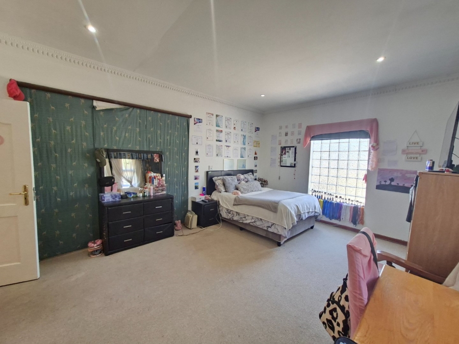 5 Bedroom Property for Sale in Baysvalley Free State